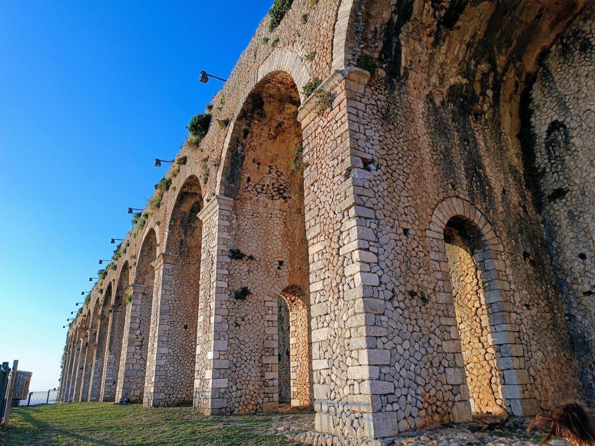 La Casetta Nelle Mura Terracina Exterior foto